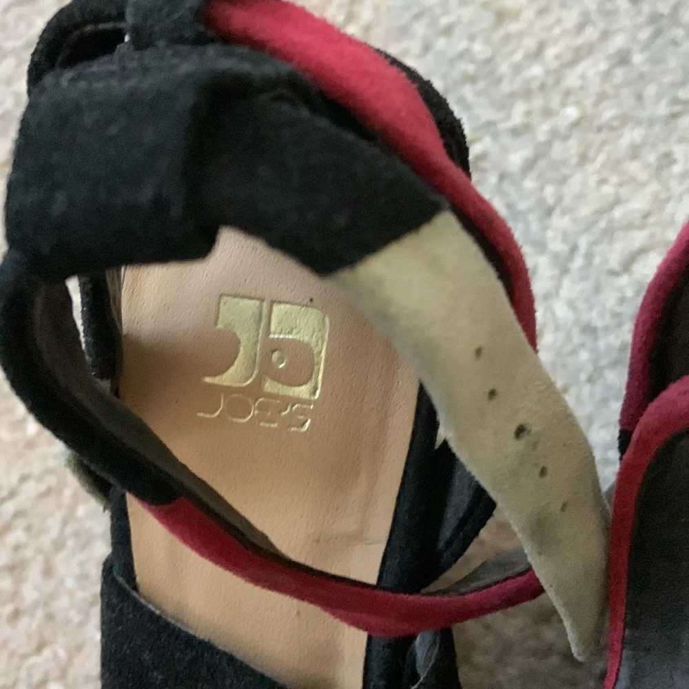 Joe’s Jeans black suede wedge heels with fuchsia white suede strap - size 8.5